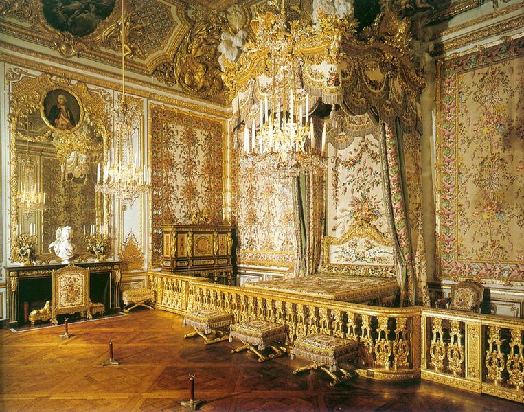 قصر فيرساي الشهير Attachment